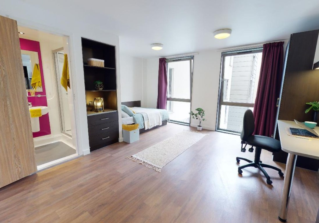  Platinum En-Suite  -  IQ Astor House  - Gallery -  5