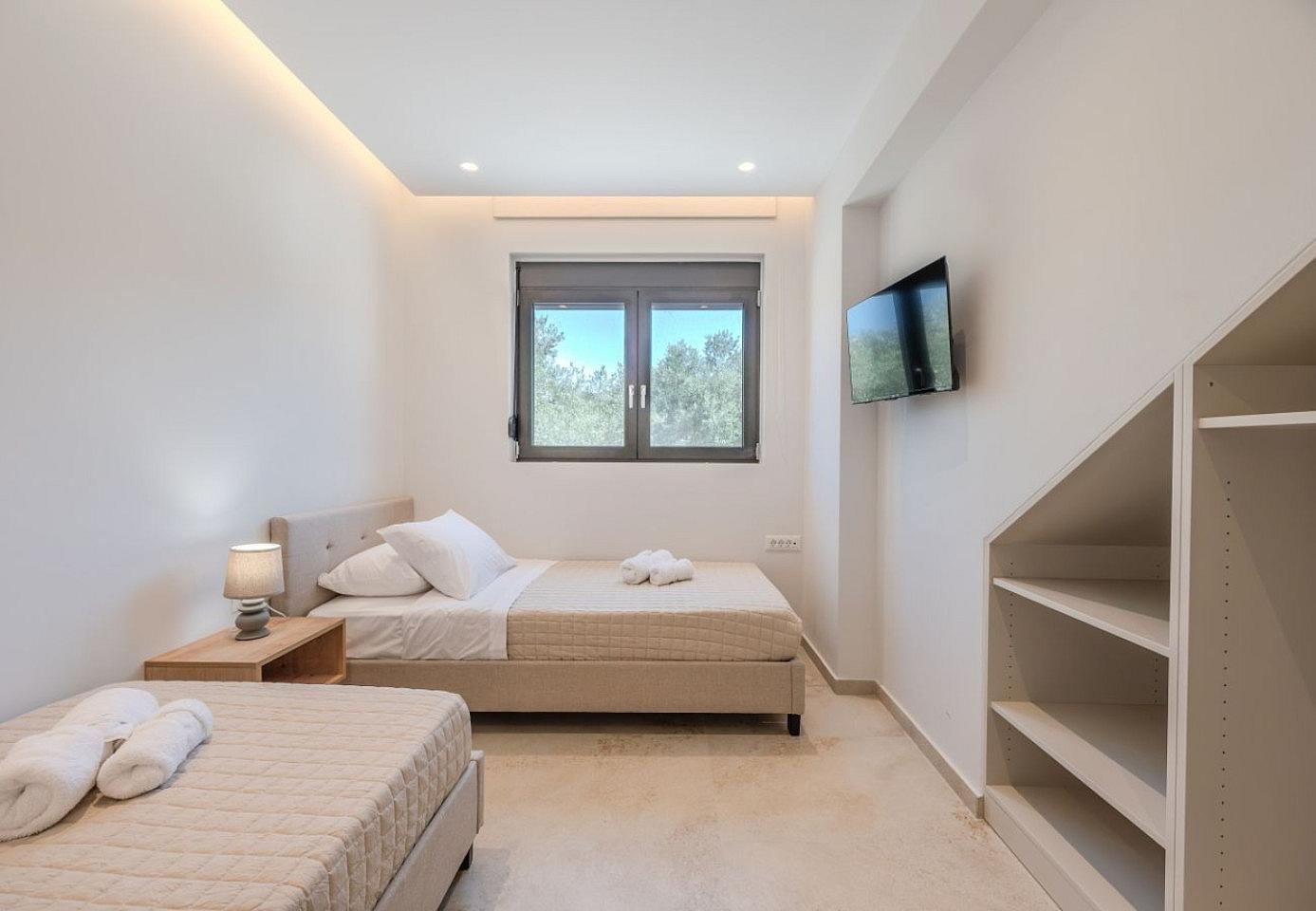  Shared Room  -  Luxury villa near Rethymno  - Gallery -  16