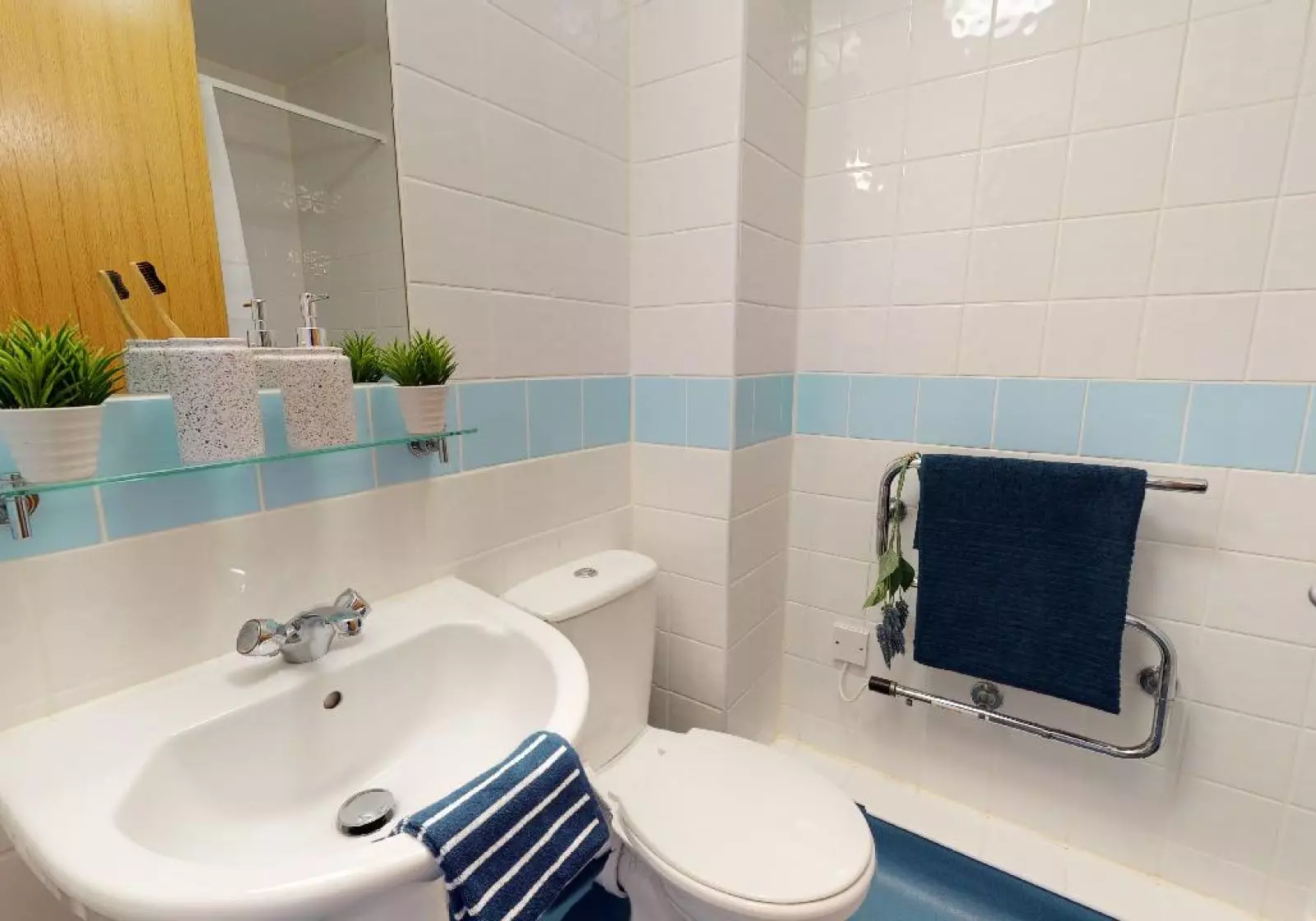 Bronze En-Suite - iQ Kopa - Gallery - 1