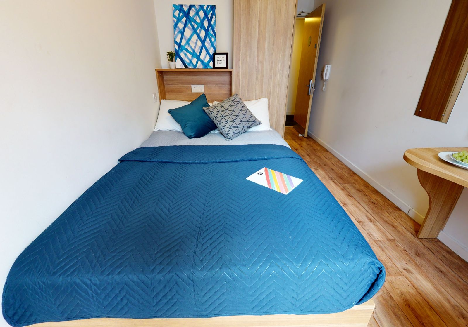  Copper En-Suite Premium  -  iQ Sterling Court  - Gallery -  1