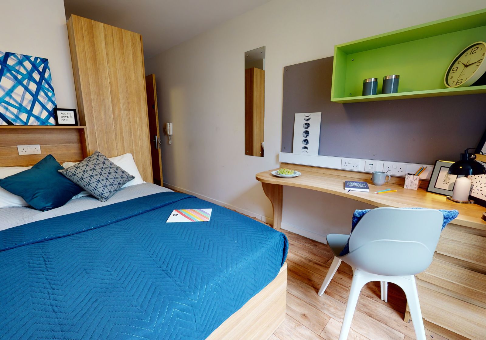  Bronze En-Suite Plus  -  iQ Sterling Court  - Gallery -  1