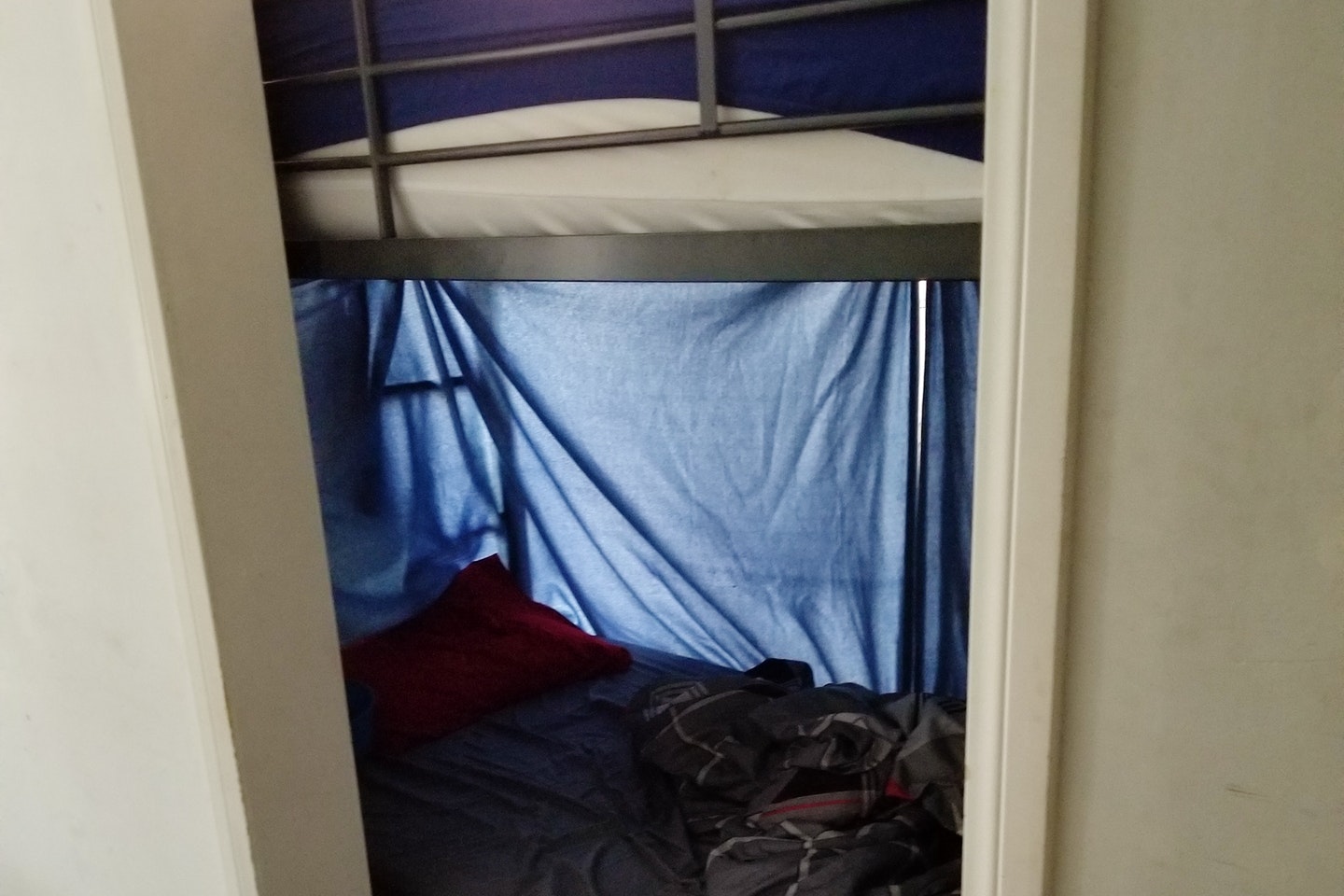 Bed In A 10-Bed Mixed Gender Room  -  Downtown Residence  - Gallery -  33