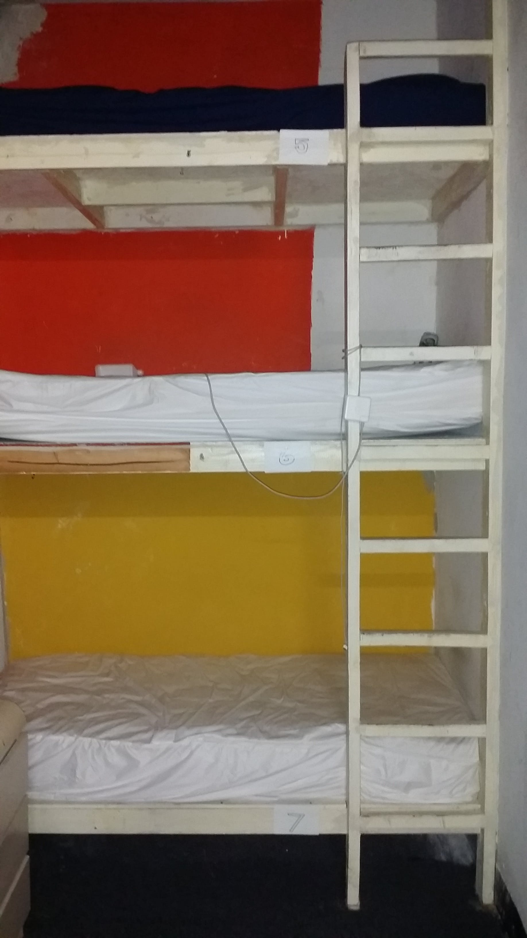  Bed In A 10-Bed Mixed Gender Room  -  Downtown Residence  - Gallery -  19