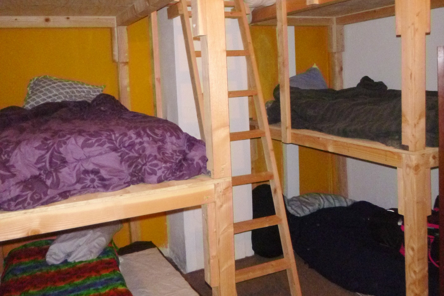  Bed In A 10-Bed Mixed Gender Room  -  Downtown Residence  - Gallery -  32