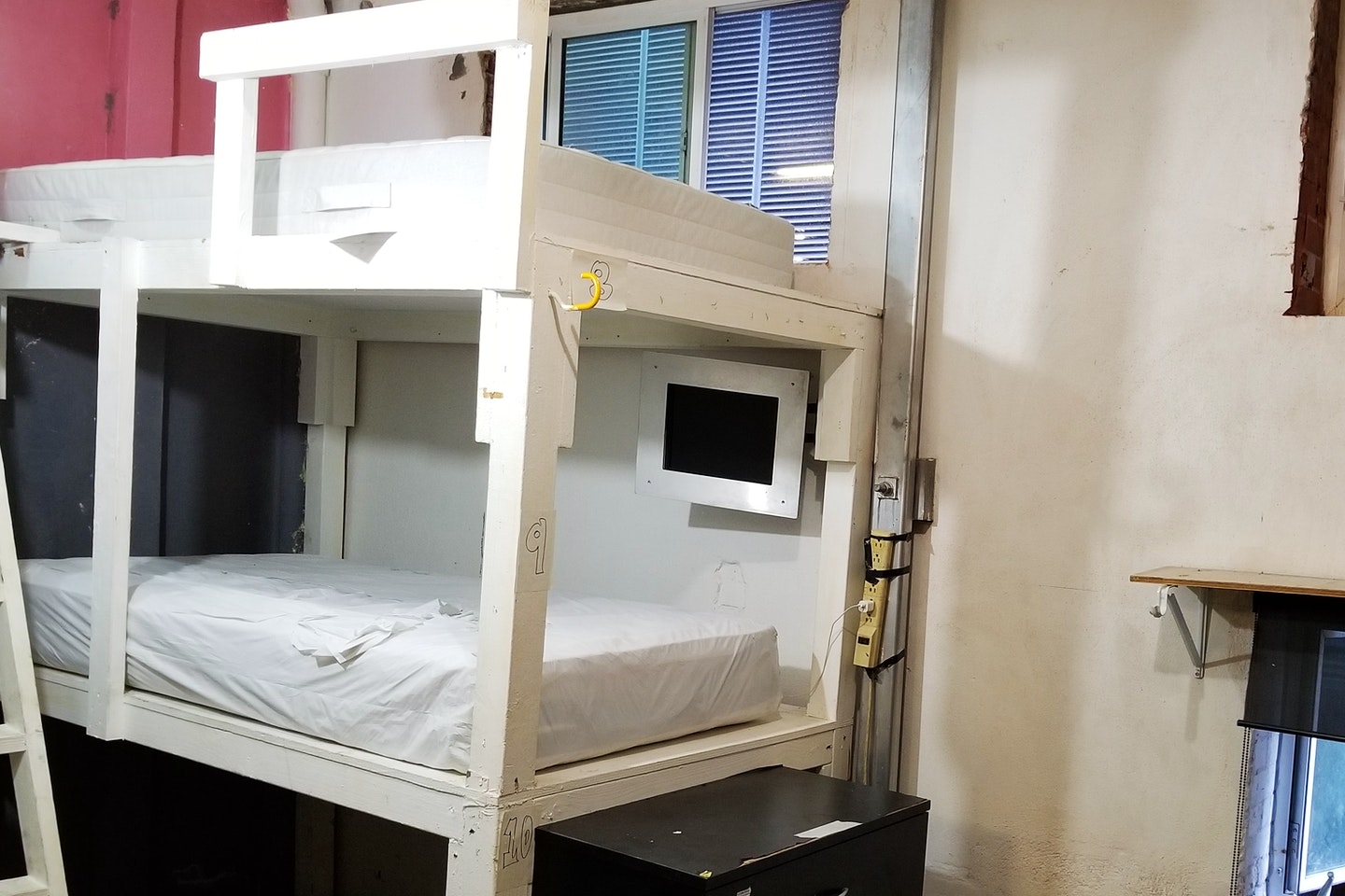  Bed In A 10-Bed Mixed Gender Room  -  Downtown Residence  - Gallery -  28