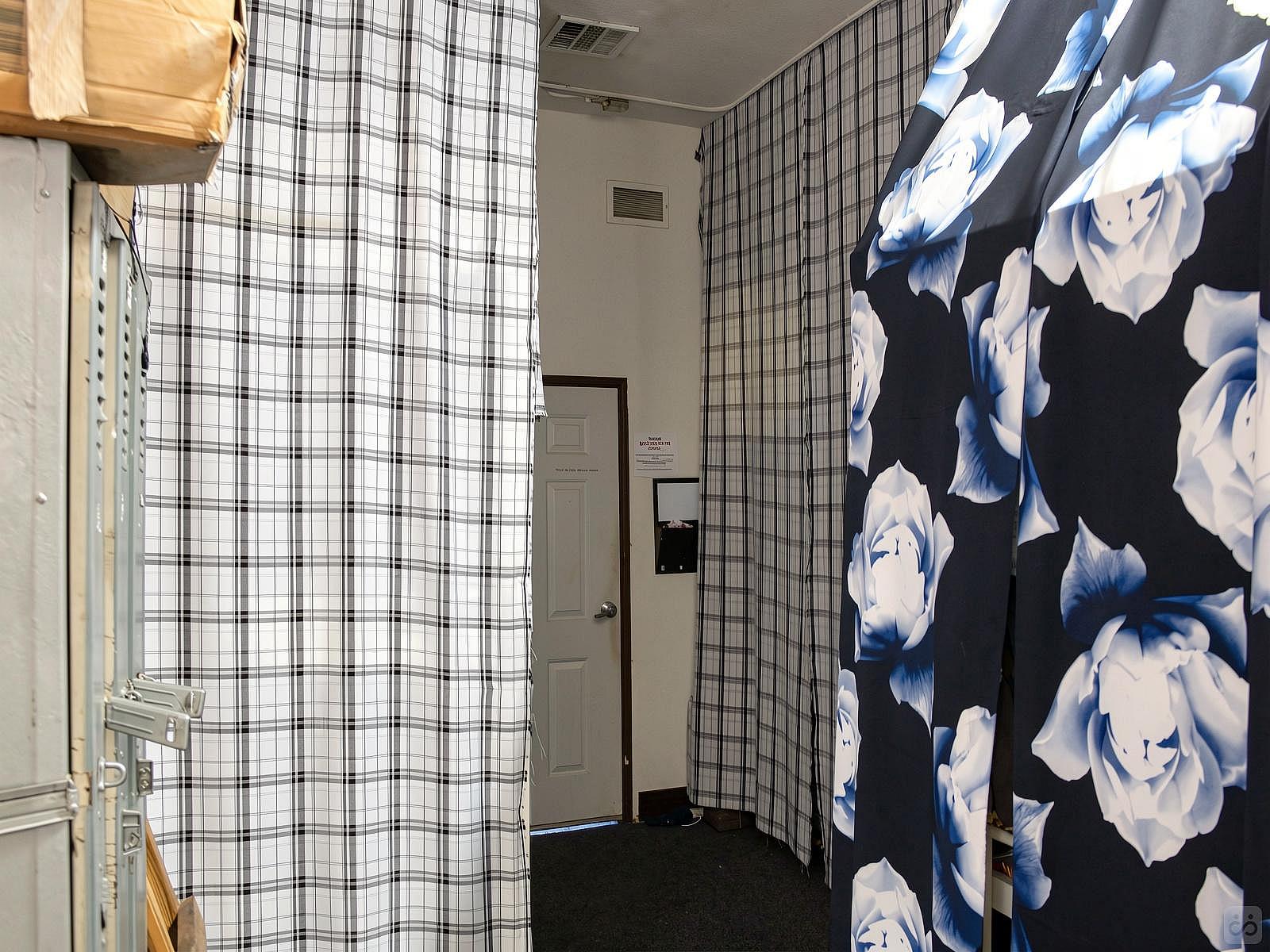  Bed In A 10-Bed Mixed Gender Room  -  Downtown Residence  - Gallery -  2