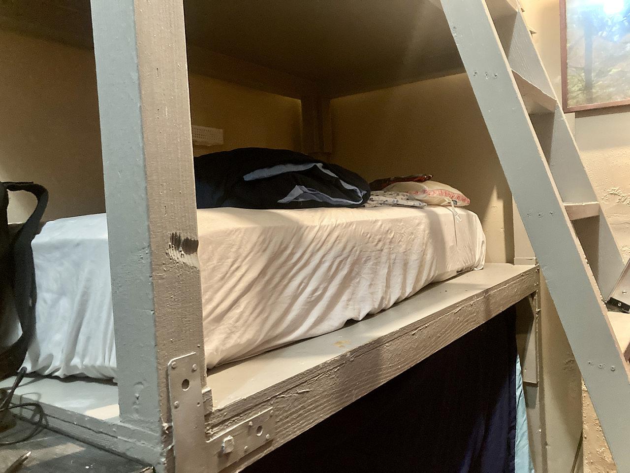  Bed In A 10-Bed Mixed Gender Room  -  Downtown Residence  - Gallery -  8