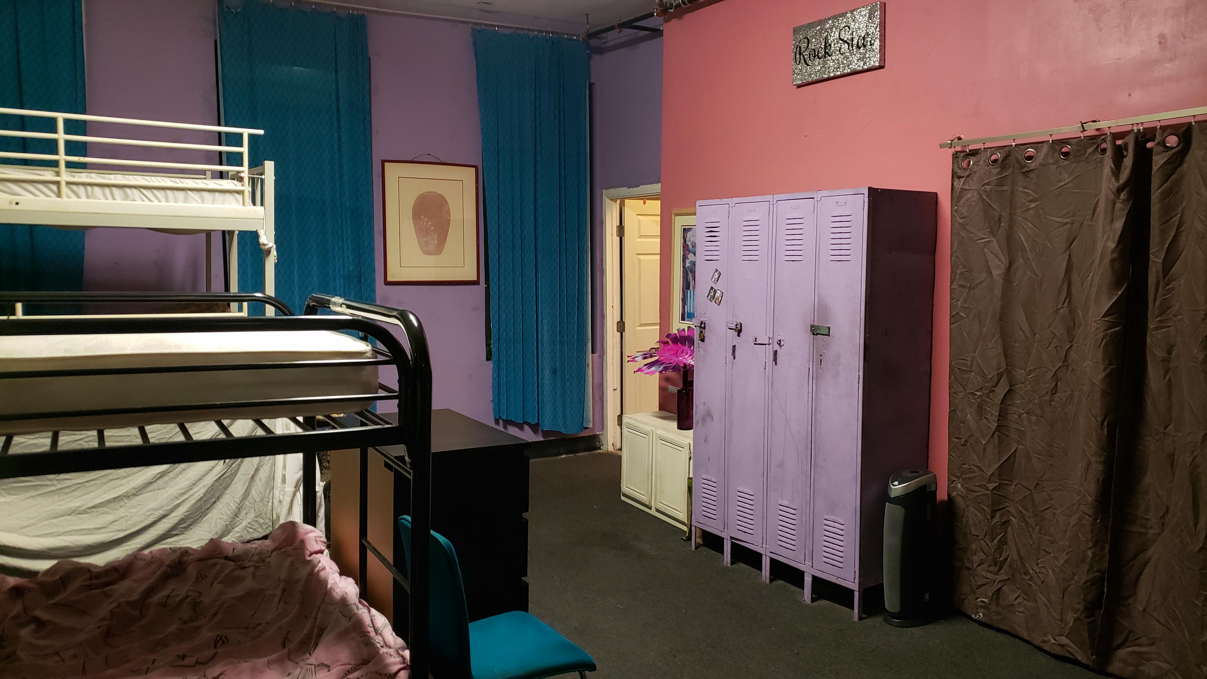  Bed In A 10-Bed Female Only Room  -  Downtown Residence  - Gallery -  18