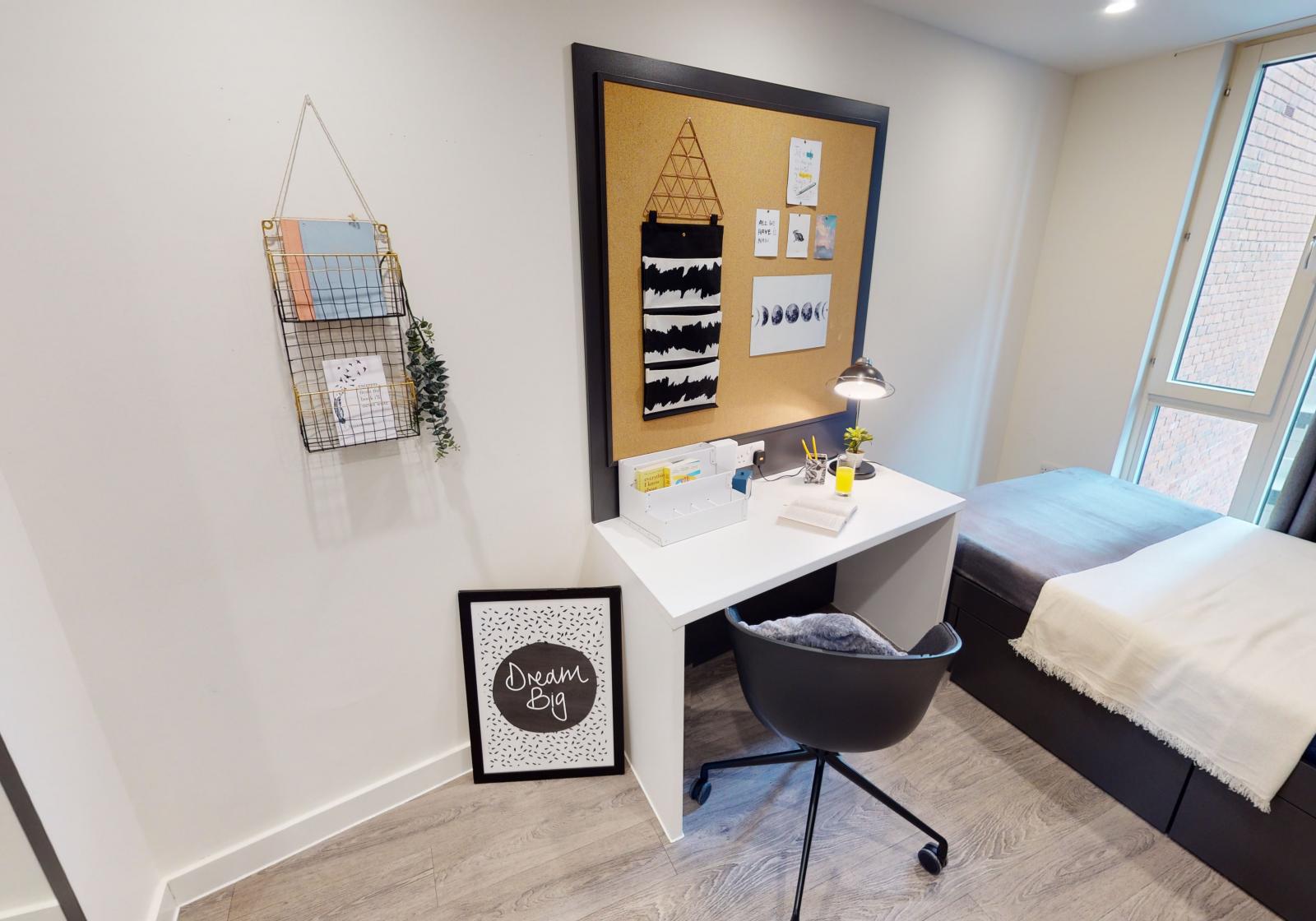  2 Bed Apartment  -  iQ Shoreditch  - Gallery -  5