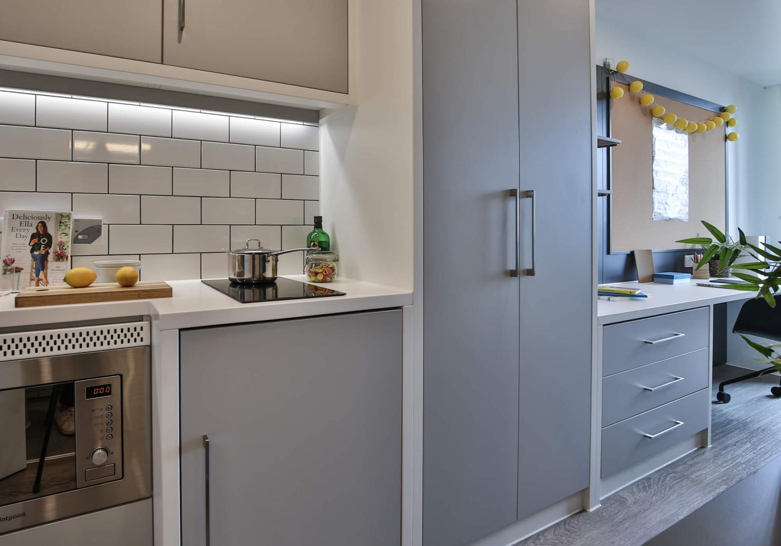  Bronze Studio  -  iQ Shoreditch  - Gallery -  4