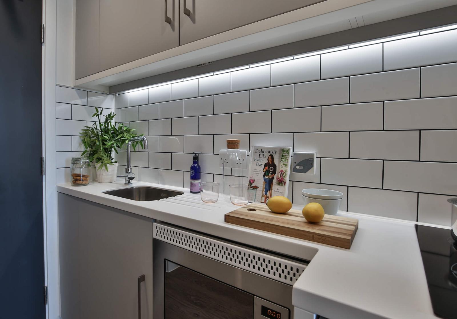  Bronze Studio  -  iQ Shoreditch  - Gallery -  2