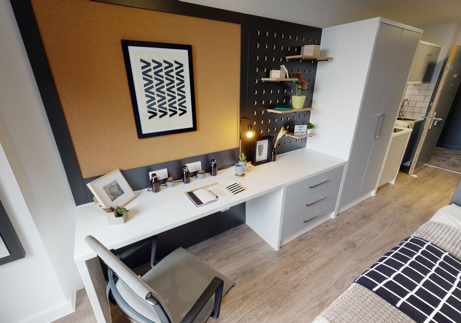  Silver Studio  -  iQ Shoreditch  - Gallery -  5