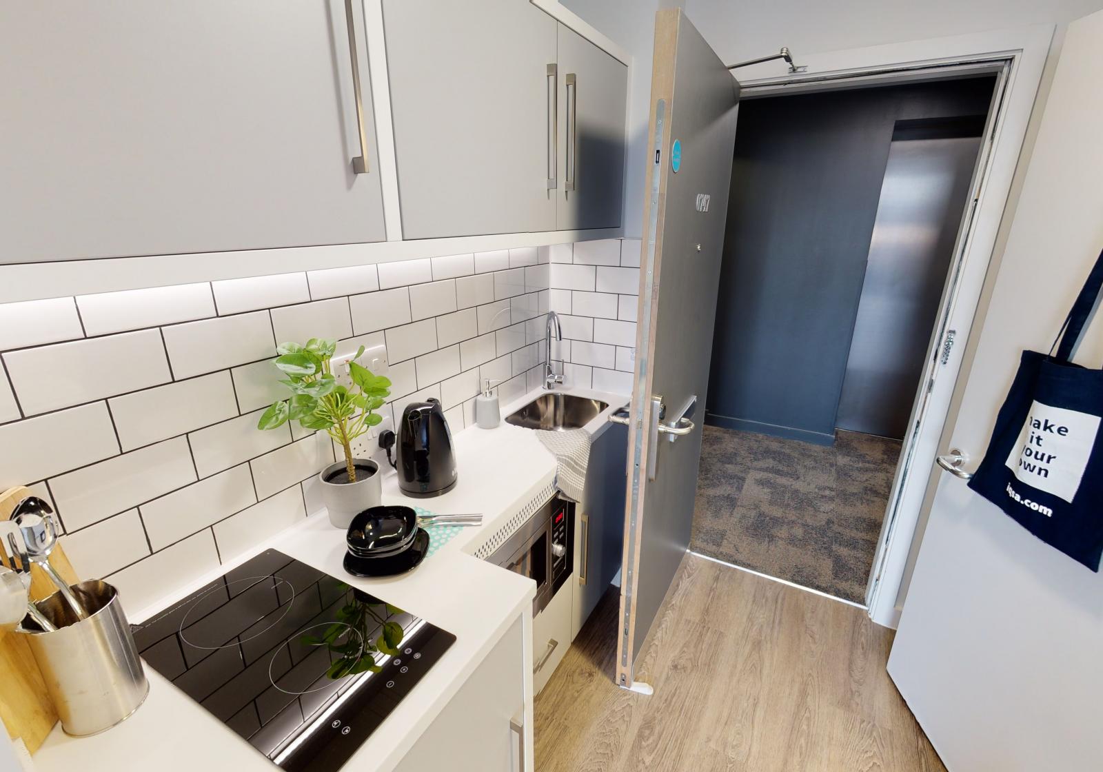  Silver Studio  -  iQ Shoreditch  - Gallery -  2