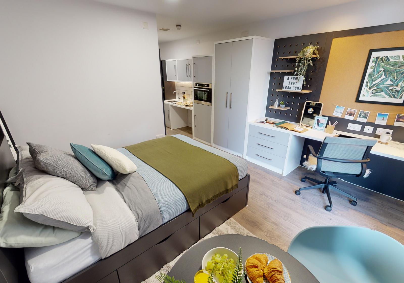  Platinum Studio Acc  -  iQ Shoreditch  - Gallery -  3