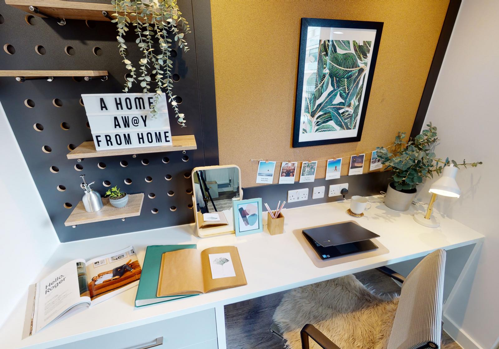  Platinum Studio Acc  -  iQ Shoreditch  - Gallery -  6