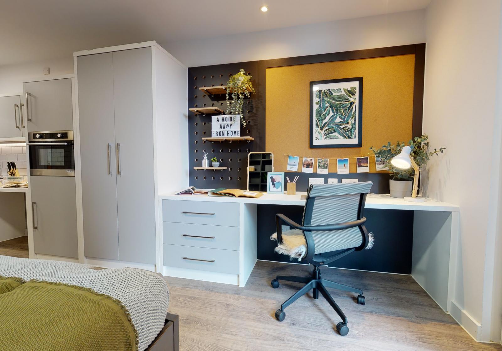  Platinum Studio Acc  -  iQ Shoreditch  - Gallery -  4