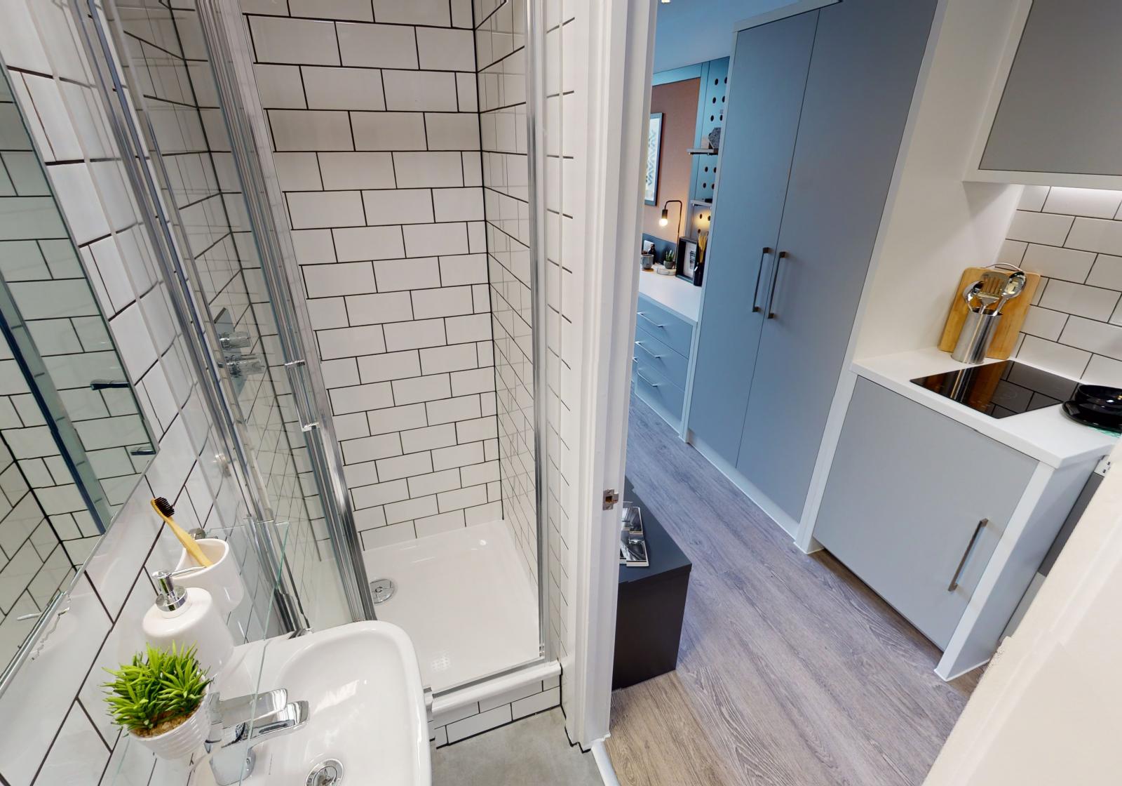  Bronze Studio Plus  -  iQ Shoreditch  - Gallery -  5