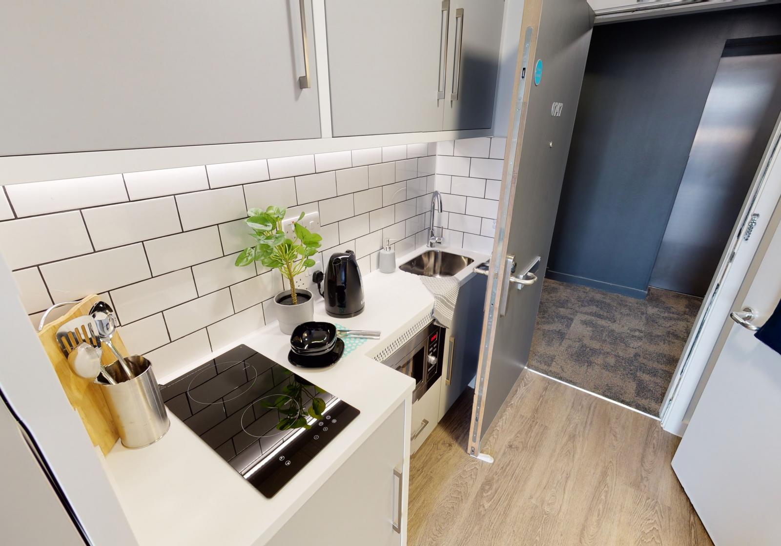  Bronze Studio Plus  -  iQ Shoreditch  - Gallery -  3