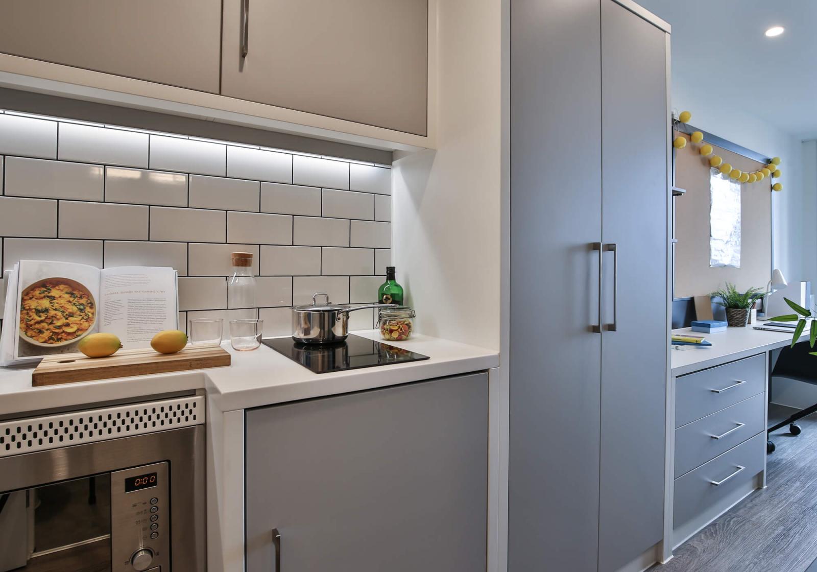  Silver Studio Plus  -  iQ Shoreditch  - Gallery -  5