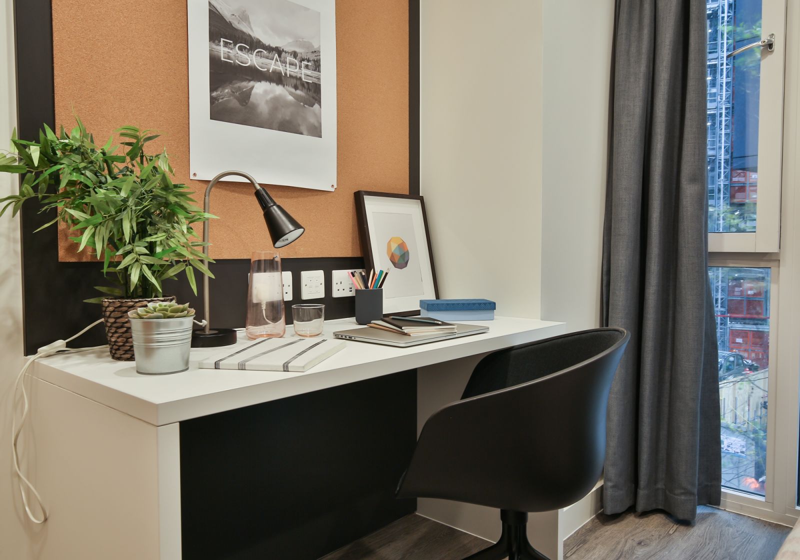  2 Bed Apartment Plus  -  iQ Shoreditch  - Gallery -  7