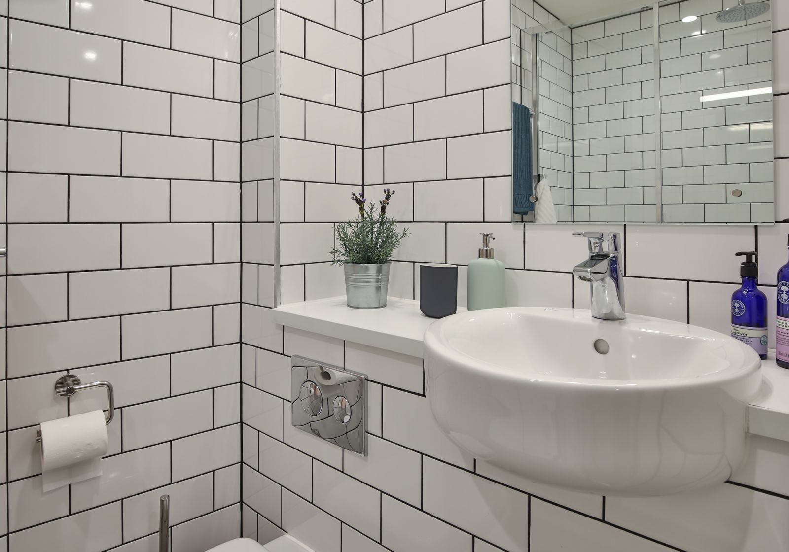  2 Bed Apartment Plus  -  iQ Shoreditch  - Gallery -  6