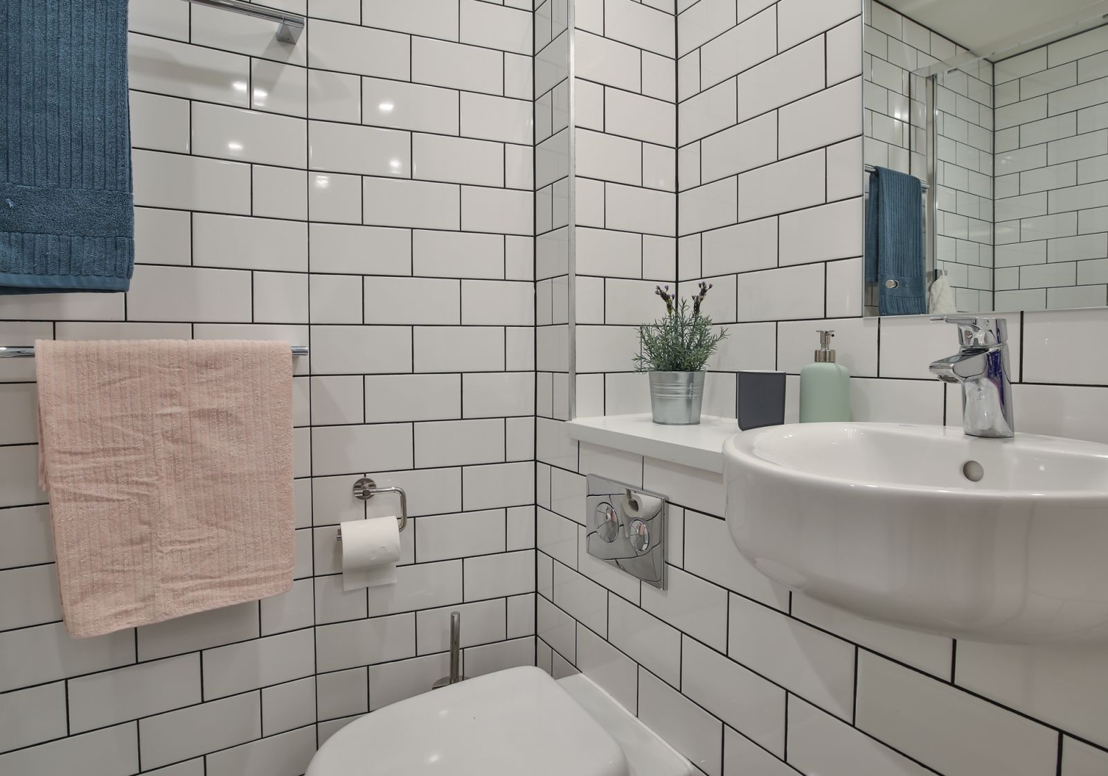  2 Bed Apartment Plus  -  iQ Shoreditch  - Gallery -  4