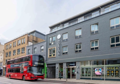 iQ Hoxton