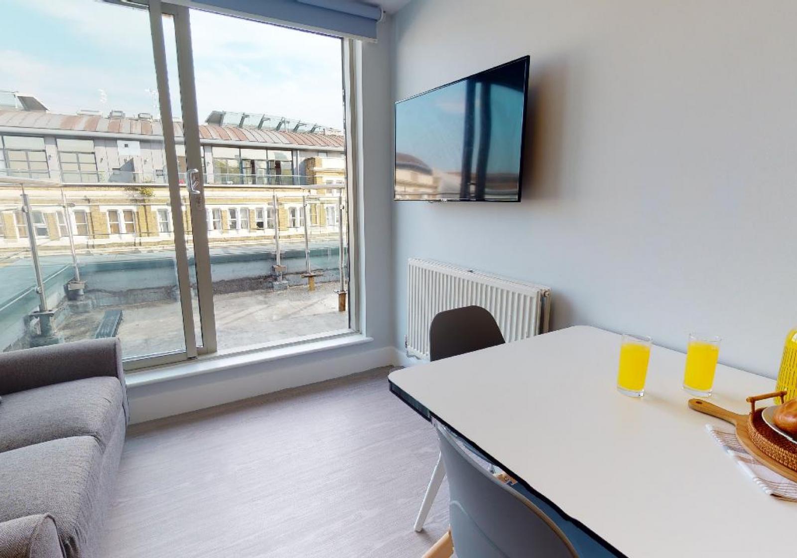  Silver En-Suite Plus  -  iQ Hoxton  - Gallery -  6