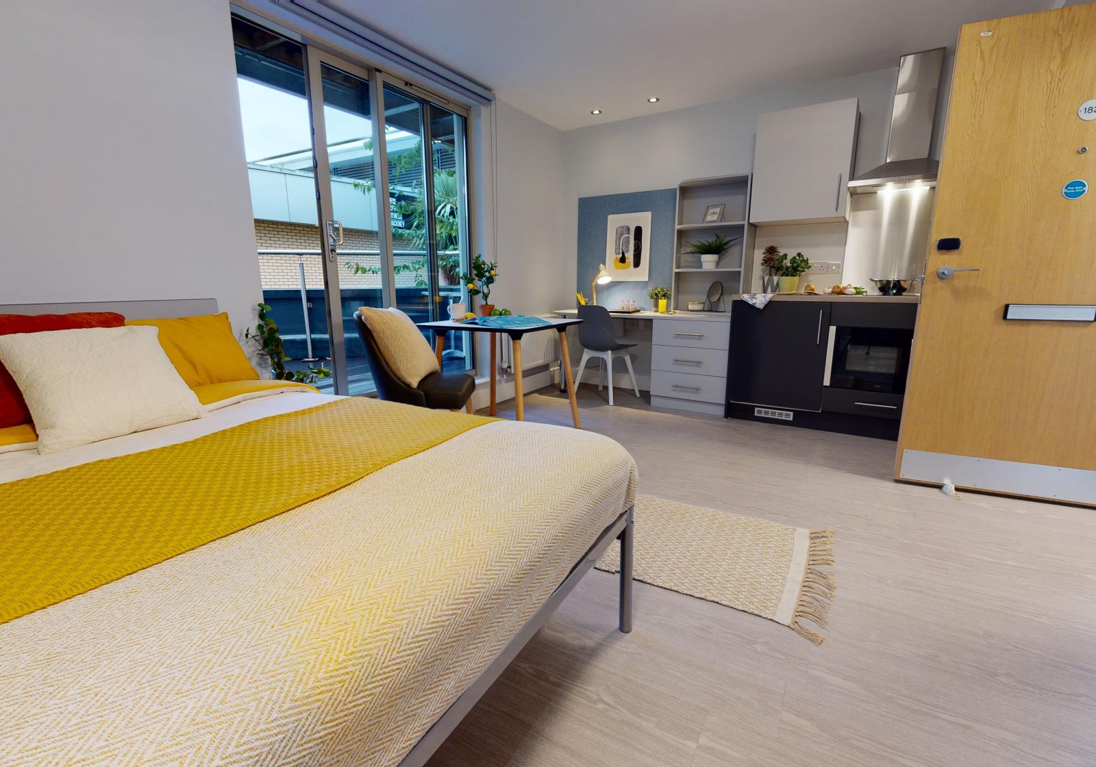  Gold Studio Plus  -  iQ Hoxton  - Gallery -  2