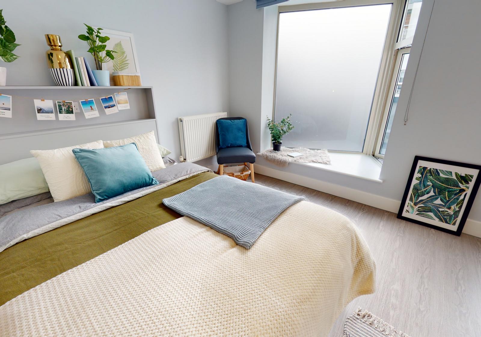  Platinum Studio Plus  -  iQ Hoxton  - Gallery -  1