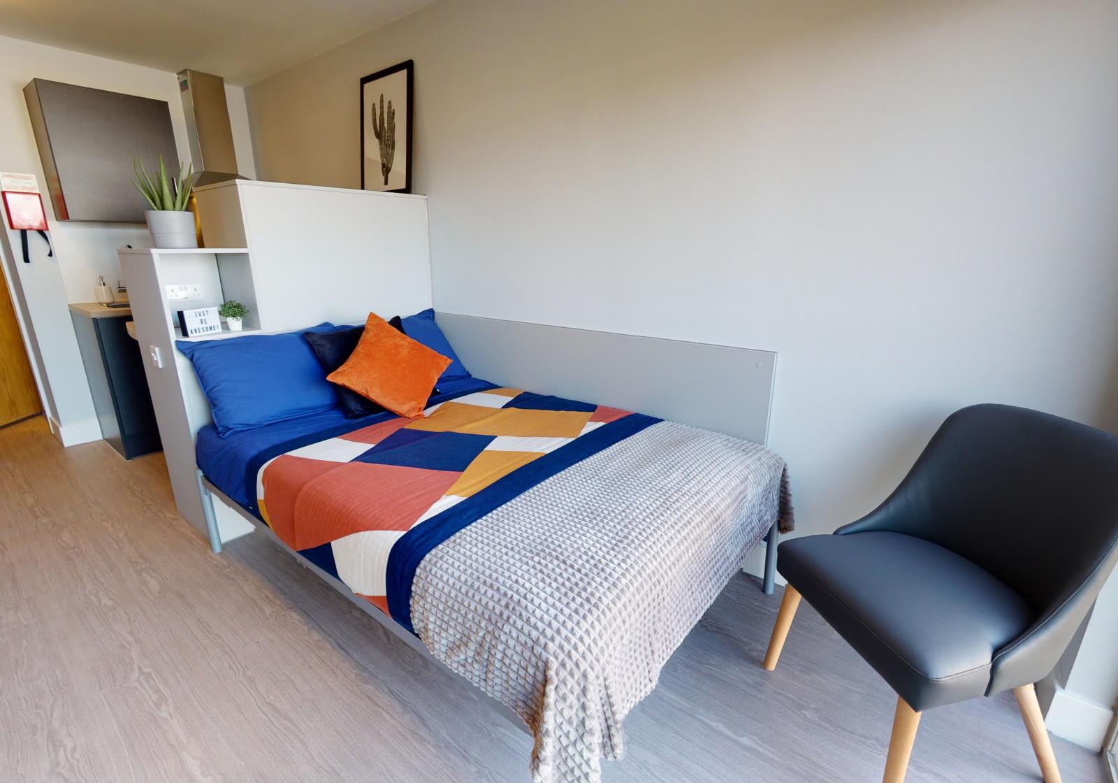  Silver Studio Plus  -  iQ Hoxton  - Gallery -  1