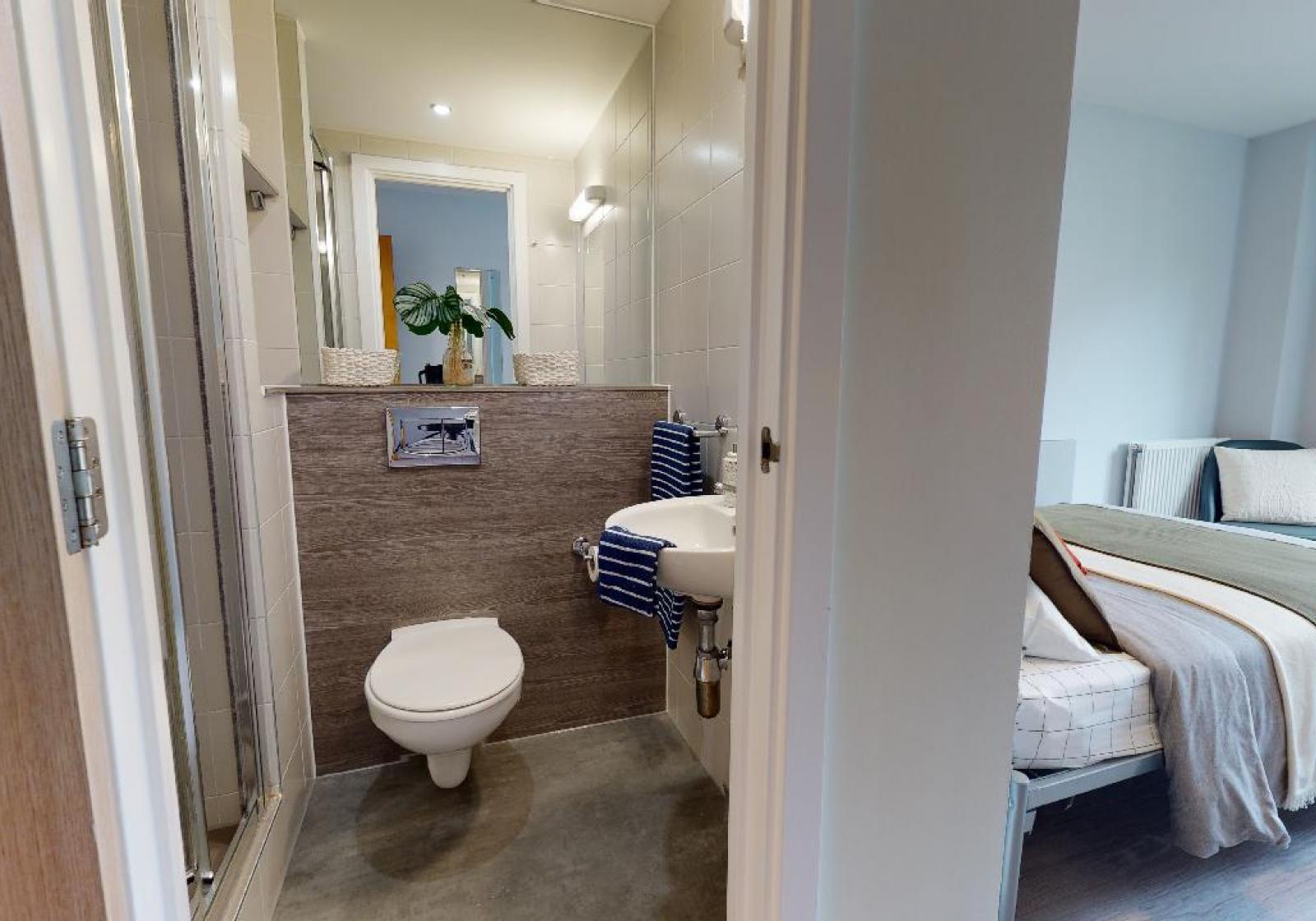  Bronze En-Suite Plus  -  iQ Hoxton  - Gallery -  5
