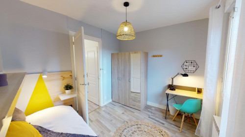Cozy double bedroom in Capucins - Victoire