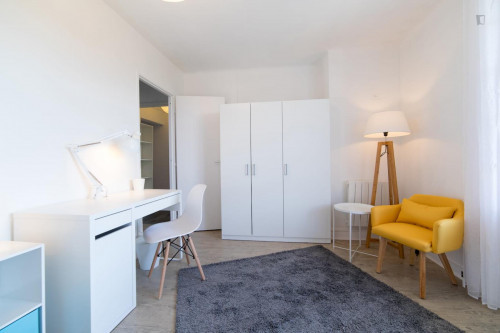 Luminous double bedroom in a 4-bedroom apartment near Saint Agne-SNCF transport station - Gallery - 3