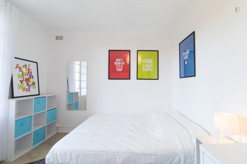 Luminous double bedroom in a 4-bedroom apartment near Saint Agne-SNCF transport station - Gallery - 4