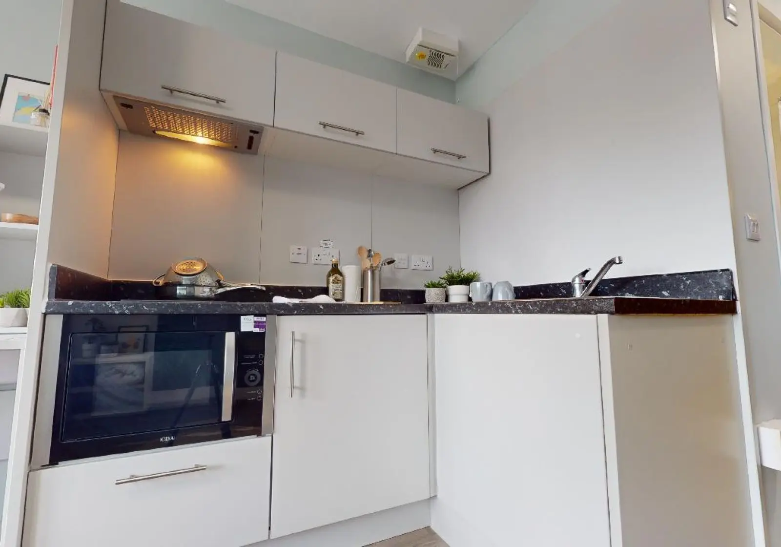  Bronze Studio Premium  -  iQ Newtown & Newland House  - Gallery -  4