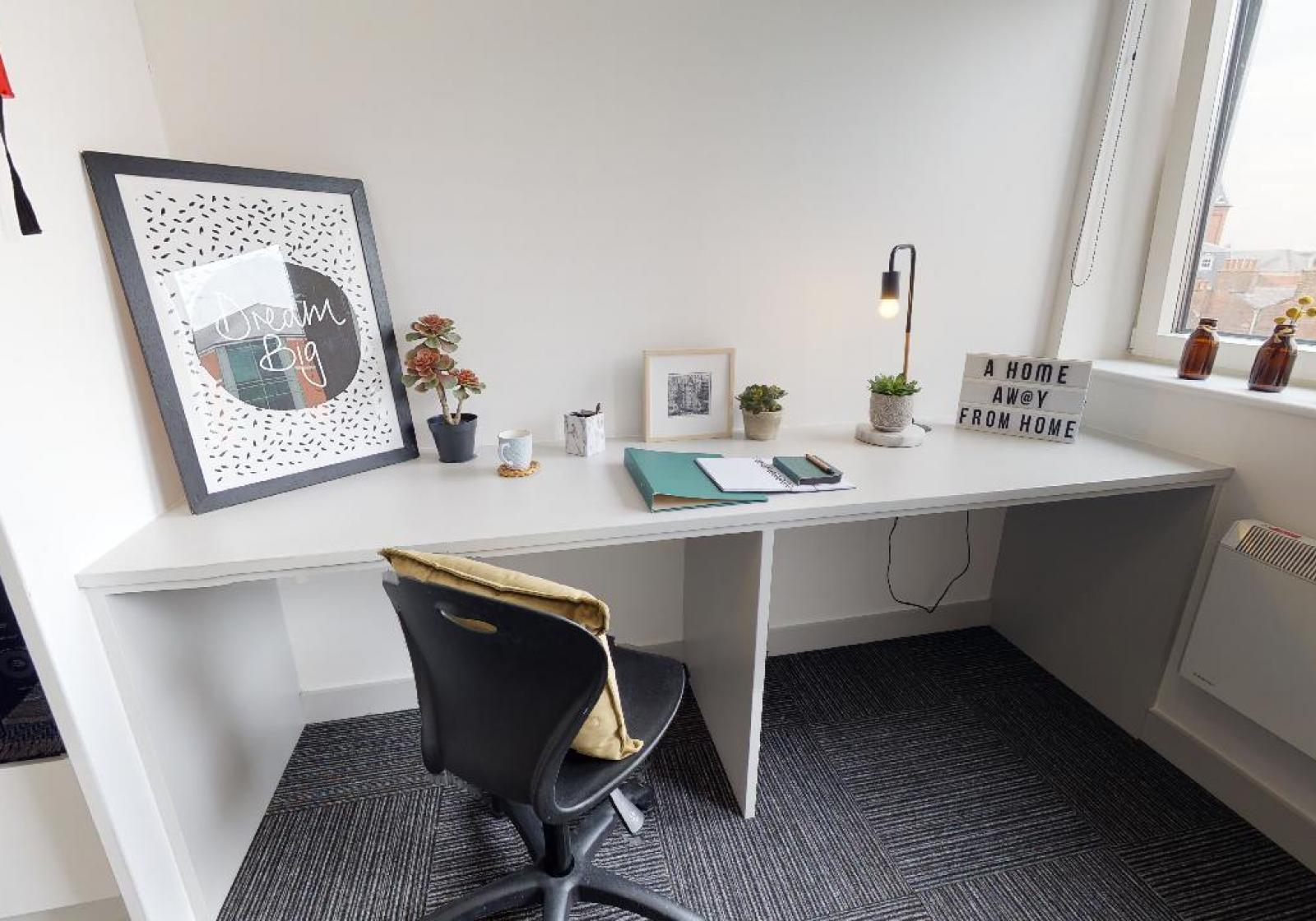  Bronze Studio Plus  -  iQ Newtown & Newland House  - Gallery -  3