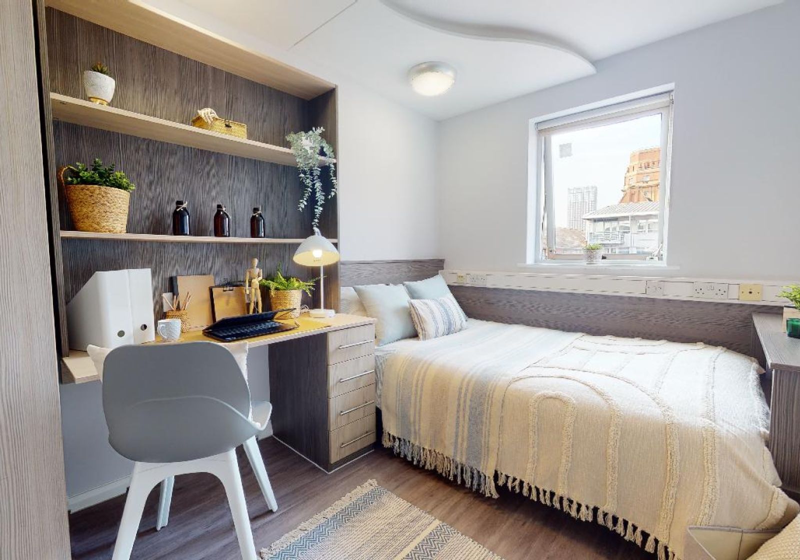 Silver En-Suite - iQ Lambert & Fairfield House - Gallery - 1