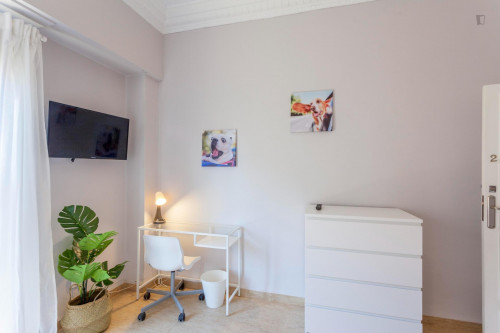 Double bedroom near Pl. Espanya metro station