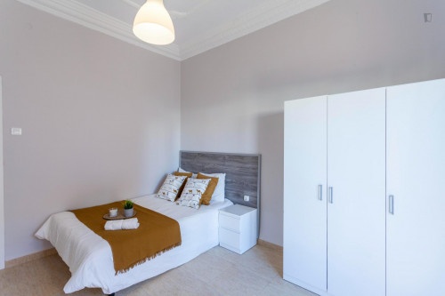 Double bedroom near Pl. Espanya metro station