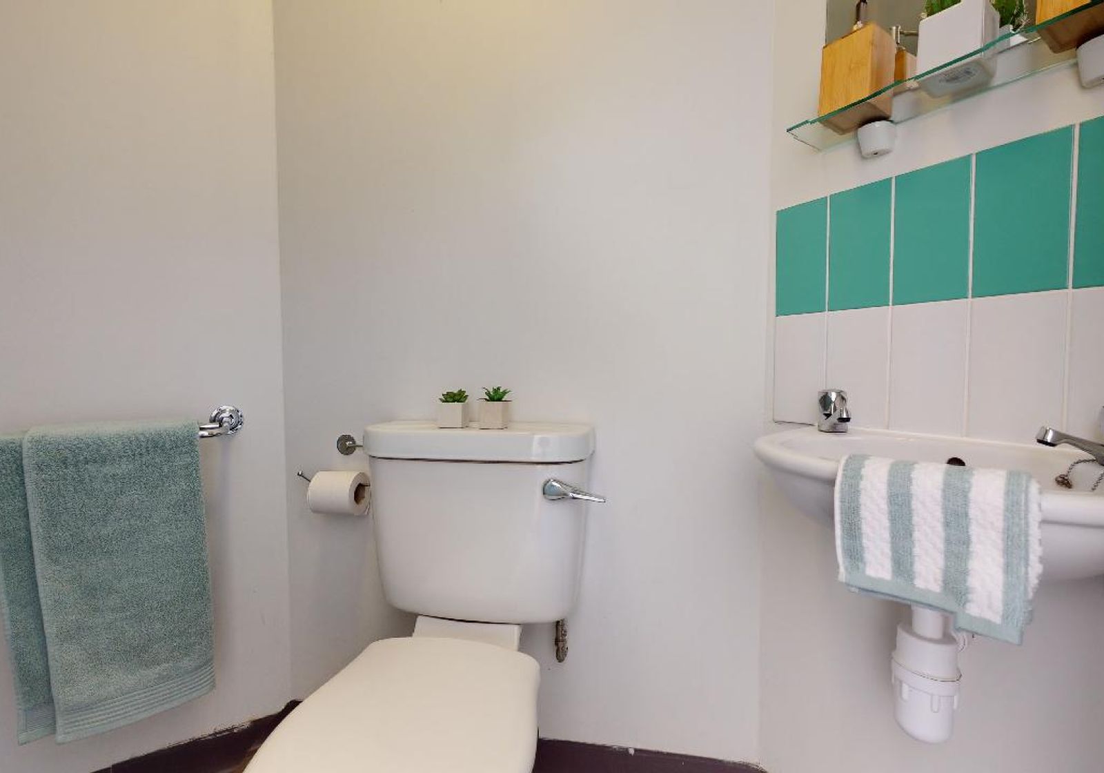  Copper En-Suite  -  iQ Pavilions  - Gallery -  2