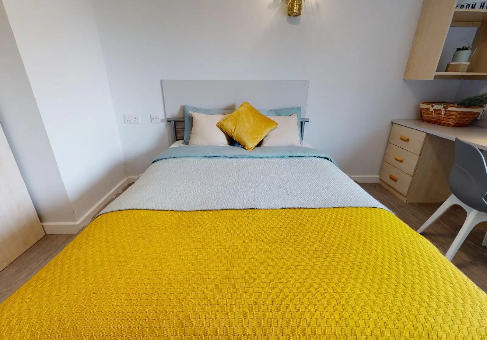 Gold En-Suite - iQ Wilmslow Park - Gallery - 1