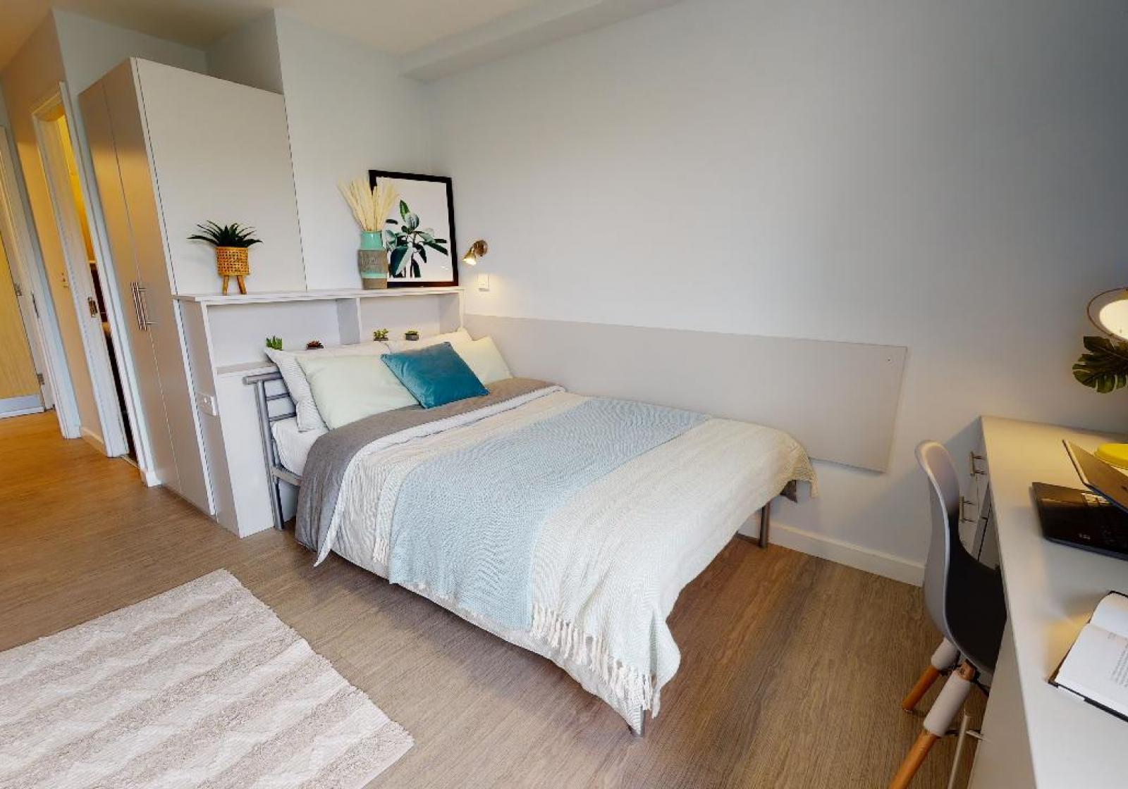  Platinum En-Suite  -  iQ Wilmslow Park  - Gallery -  1