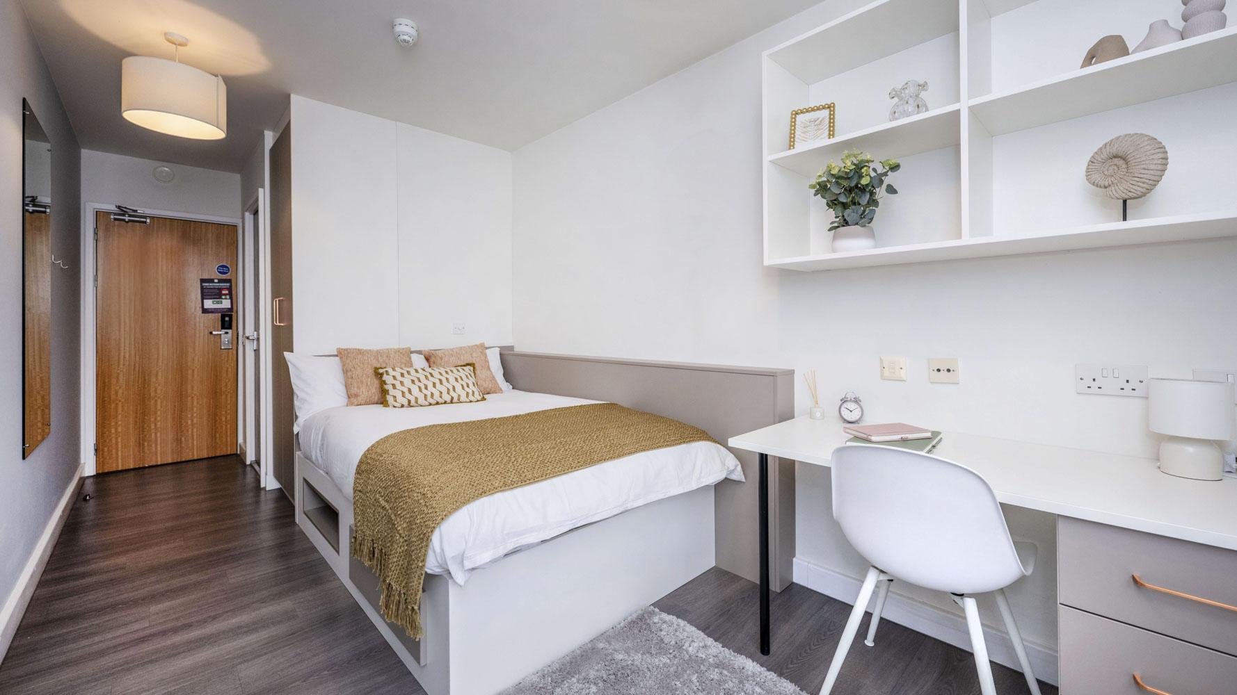 Premier En-Suite - Charles Morton Court - Gallery - 13