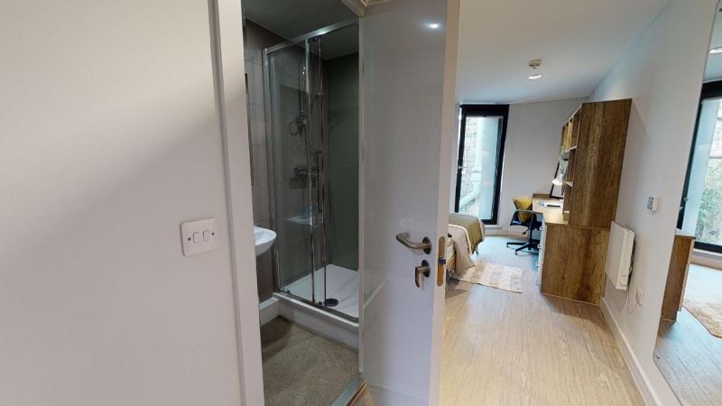 Saver En-Suite - iQ Elgin Place - Gallery - 4