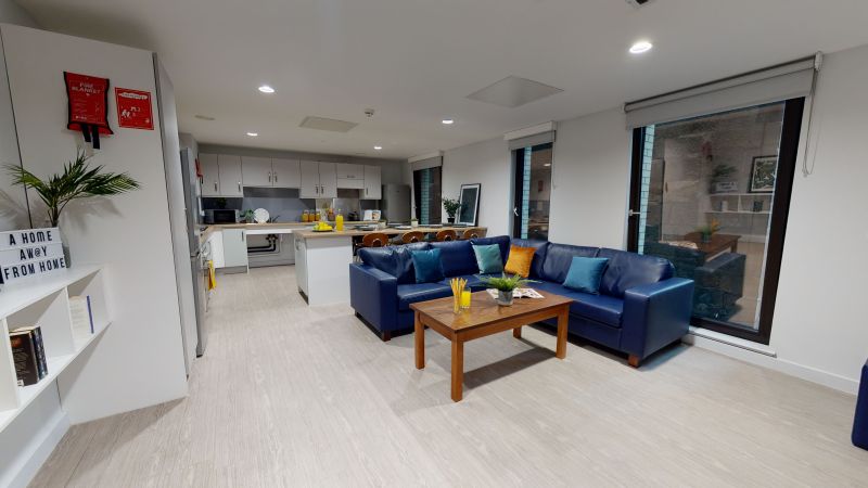 Saver En-Suite - iQ Elgin Place - Gallery - 2