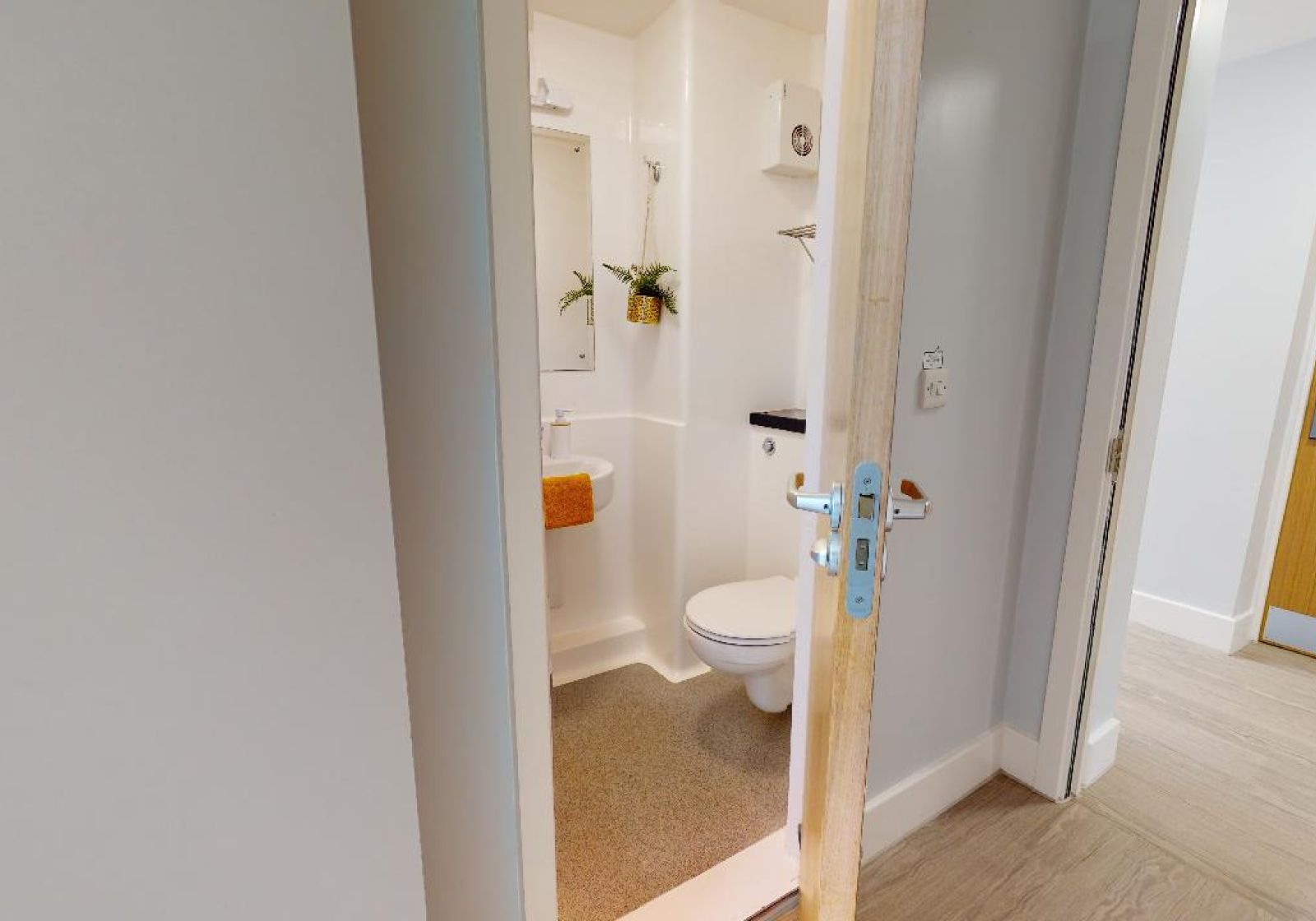  Silver En-Suite  -  IQ Grove  - Gallery -  5