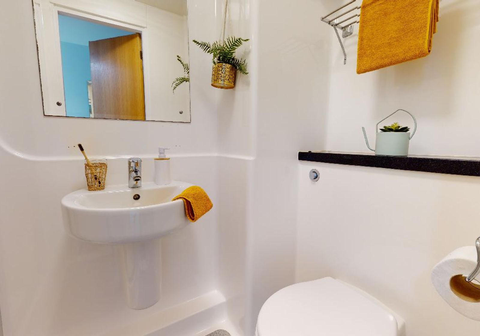  Silver En-Suite  -  IQ Grove  - Gallery -  2