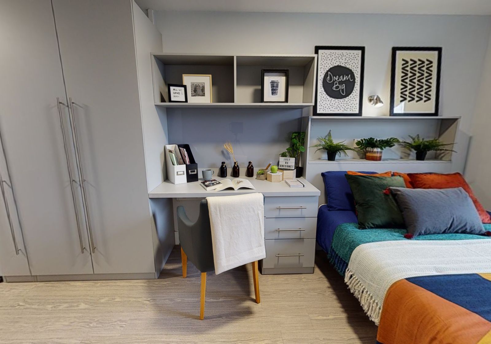 Silver Studio  -  IQ Grove  - Gallery -  3