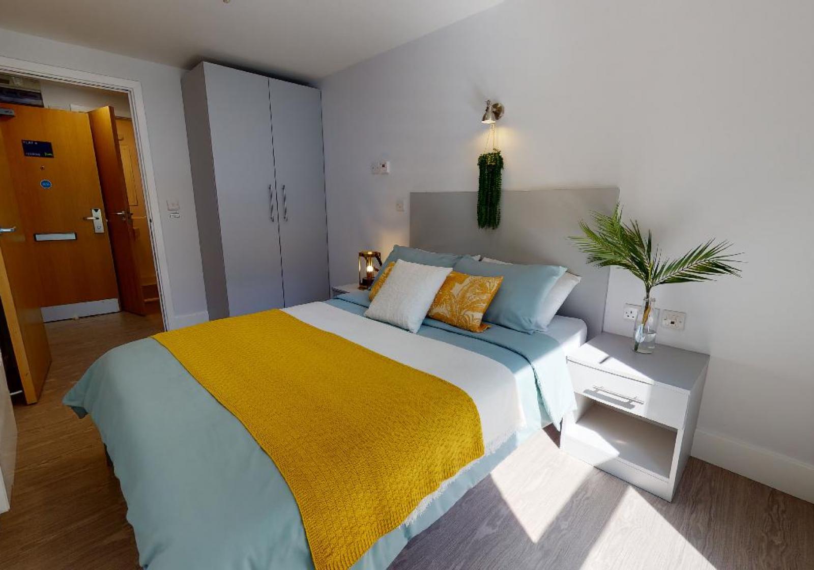 One Bed Apartment - 1